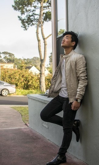 Какие джинсы носить с светло-коричневым бомбером мужчине