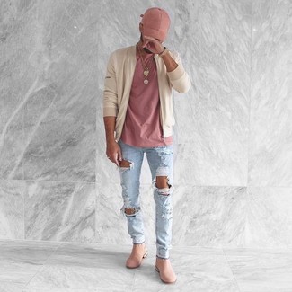 Как носить светло-коричневый бомбер с голубыми джинсами мужчине