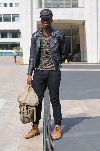 Какие брюки чинос носить с светло-коричневыми ботинками броги