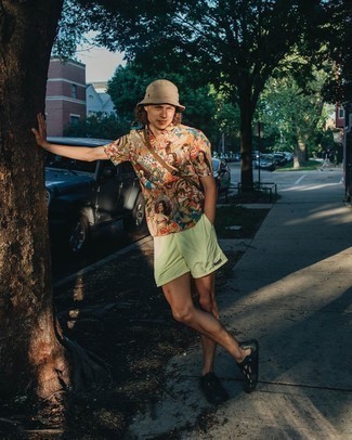 С чем носить светло-коричневую панаму мужчине