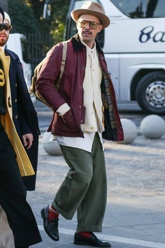 Какие лоферы носить с светло-коричневым кардиганом мужчине