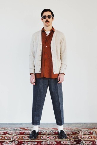 Какие лоферы носить с светло-коричневым кардиганом мужчине