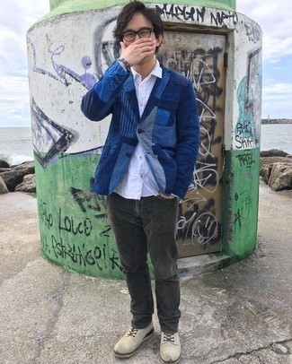 Какие пиджаки носить с светло-коричневыми повседневными ботинками мужчине