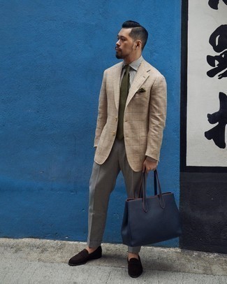 С чем носить светло-коричневый пиджак в клетку мужчине