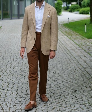 С чем носить светло-коричневый пиджак в клетку мужчине