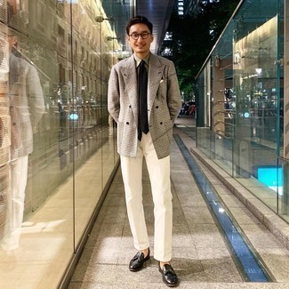 С чем носить светло-коричневый двубортный пиджак в клетку мужчине