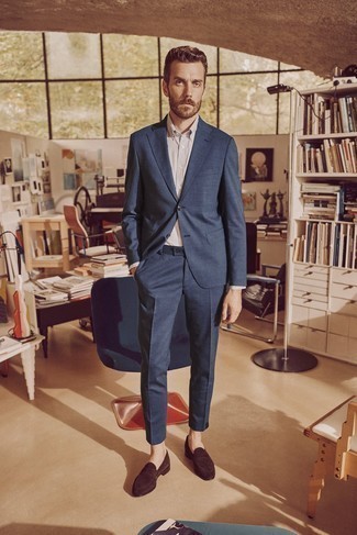 С чем носить светло-коричневую классическую рубашку в клетку мужчине