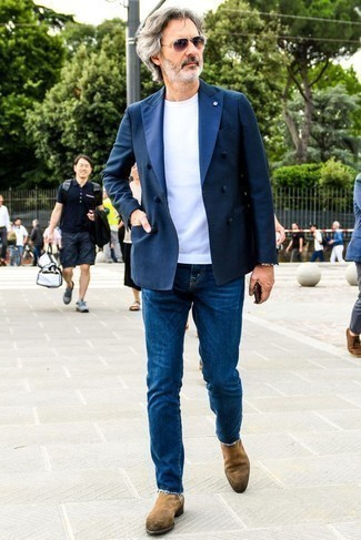 Какие двубортные пиджаки носить с светло-коричневыми ботинками челси мужчине