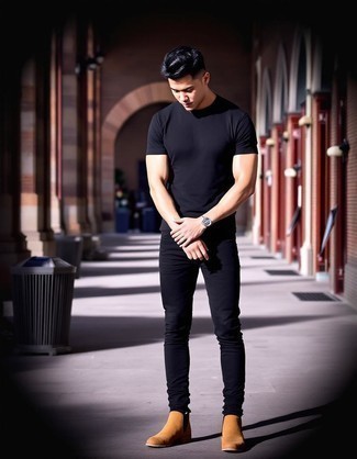 С чем носить светло-коричневые ботинки челси мужчине