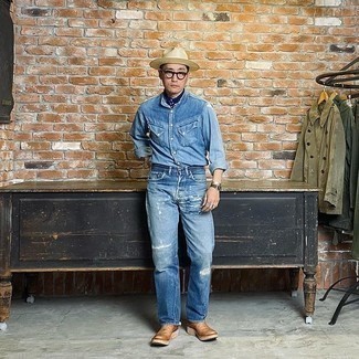 С чем носить светло-коричневые ботинки челси мужчине