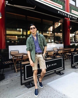 С чем носить светло-коричневые джинсовые шорты мужчине