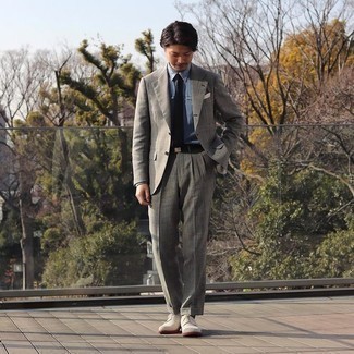 С чем носить светло-коричневые туфли дерби