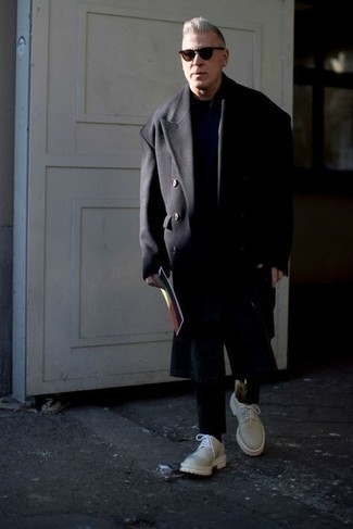 С чем носить светло-коричневые туфли дерби