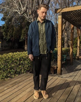 Какие джинсы носить с светло-коричневыми ботинками дезертами