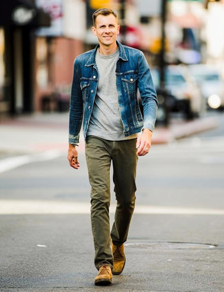 Какие джинсы носить с светло-коричневыми ботинками дезертами
