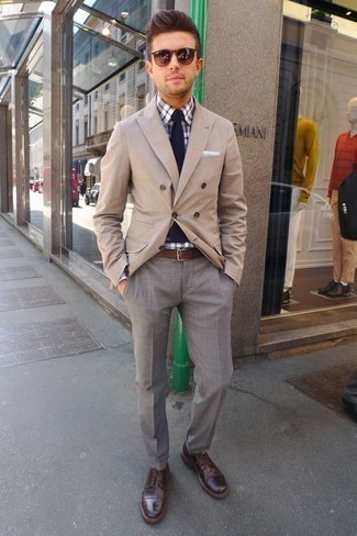 Какие туфли дерби носить с светло-коричневым двубортным пиджаком