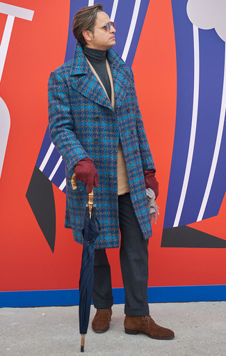 Какие ботинки дезерты носить с светло-коричневым двубортным пиджаком