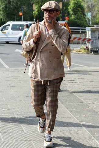 С чем носить светло-коричневый двубортный пиджак мужчине