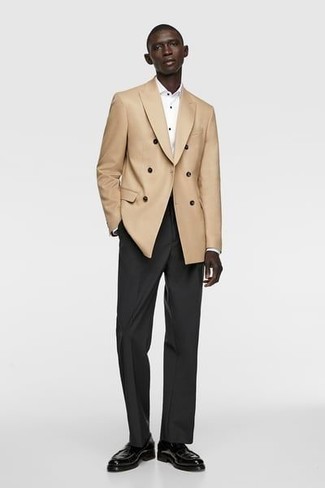С чем носить светло-коричневый двубортный пиджак мужчине