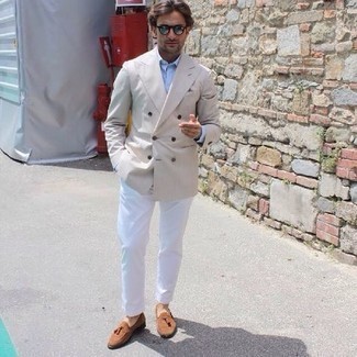 Какие лоферы носить с светло-коричневым двубортным пиджаком мужчине