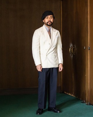 Какие лоферы носить с светло-коричневым двубортным пиджаком мужчине