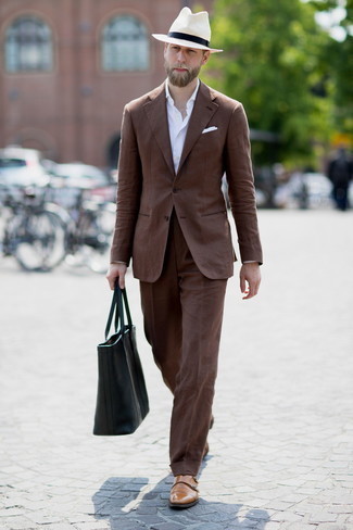 Какие костюмы носить с светло-коричневыми монками с двумя ремешками