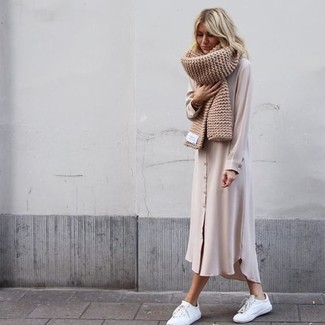 С чем носить светло-коричневое платье