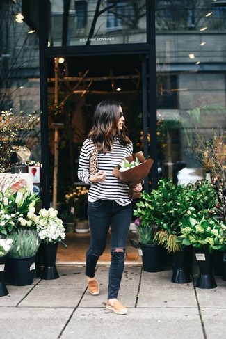 Какие джинсы скинни носить с светло-коричневыми эспадрильями