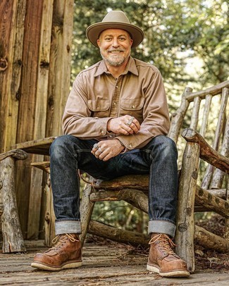 С чем носить светло-коричневую фланелевую рубашку с длинным рукавом мужчине