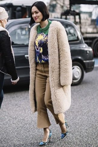 Какие туфли носить с светло-коричневыми брюками-клеш