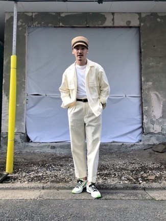 С чем носить светло-коричневую кепку мужчине