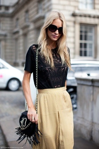 С чем носить светло-коричневую пышную юбку