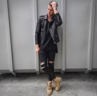 Какие косухи носить с светло-коричневыми высокими кедами мужчине