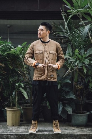 Какие брюки чинос носить с светло-коричневыми высокими кедами