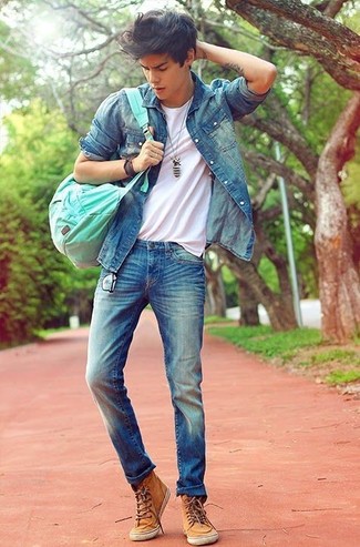 Какие джинсы носить с светло-коричневыми высокими кедами мужчине