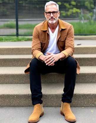 С чем носить светло-коричневую куртку мужчине