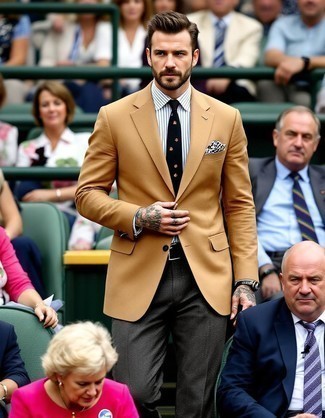 С чем носить светло-коричневую куртку мужчине