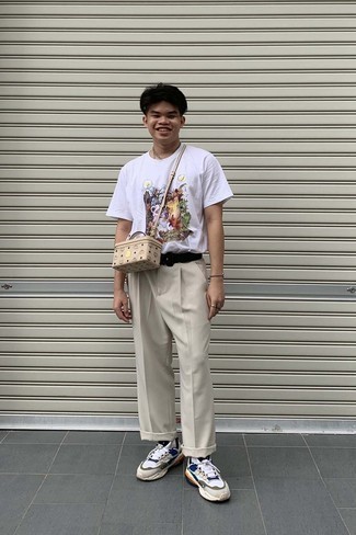 С чем носить светло-коричневую кожаную сумку мужчине