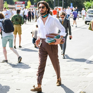 С чем носить светло-коричневую кожаную сумку мужчине