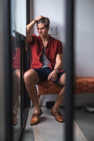 С чем носить светло-коричневые кожаные топсайдеры