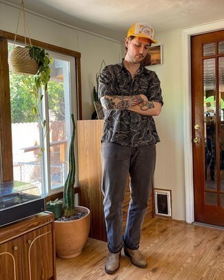 С чем носить светло-коричневые кожаные ботинки мужчине