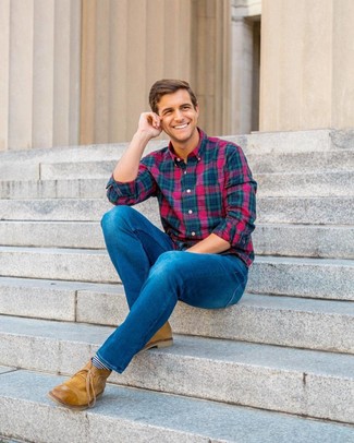 С чем носить светло-коричневые кожаные ботинки мужчине