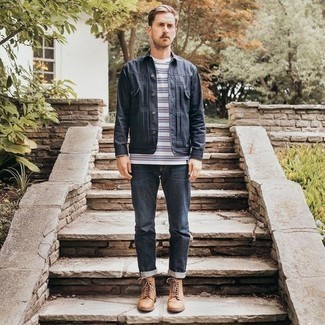 С чем носить светло-коричневые кожаные ботинки мужчине