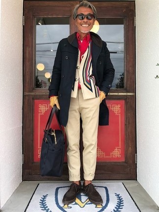 С чем носить светло-коричневые кожаные перчатки мужчине