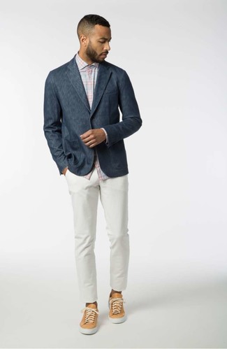 С чем носить светло-коричневые кожаные низкие кеды мужчине