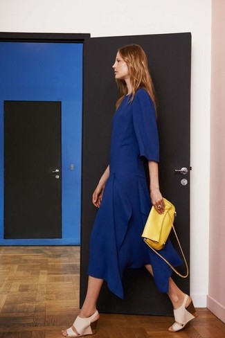 С чем носить светло-коричневые кожаные сабо