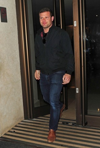 С чем носить светло-коричневые кожаные оксфорды