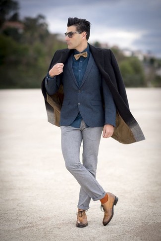 С чем носить светло-коричневые кожаные оксфорды