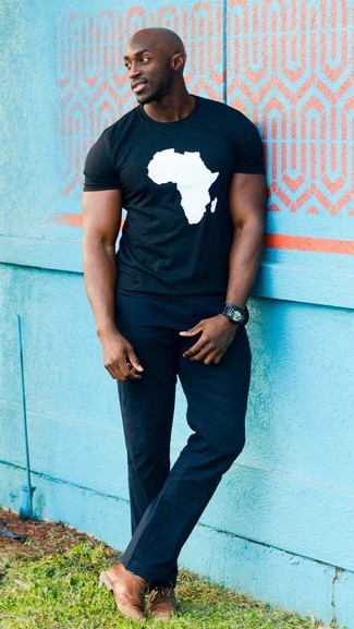 С чем носить светло-коричневые кожаные оксфорды