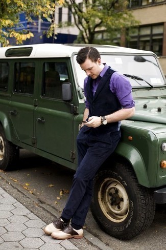 С чем носить светло-коричневые кожаные оксфорды